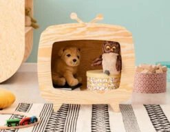 Une Jolie Table De Chevet TV Vintage