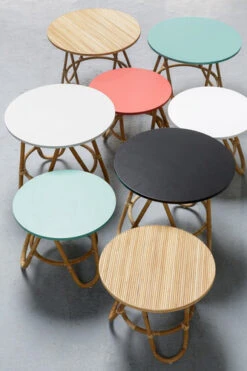 Jolie Petite Table En Canne Naturelle