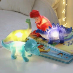 Jolie Veilleuse Bébé Dinosaure Violet USB -GribouilleTa Chambre Soldes Magasin file 2119