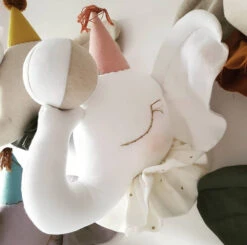 Trophée Mural Zarduf L'éléphant Jongleur Blanc Neige -GribouilleTa Chambre Soldes Magasin file 2372