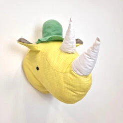 Trophée Mural Rhino Pablo Jaune Et Son Chapeau
