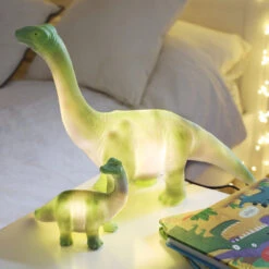 Jolie Veilleuse Bébé Diplodocus Vert USB -GribouilleTa Chambre Soldes Magasin file 2385