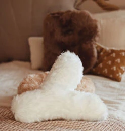 Lettre Géante En Fourrure Blanche