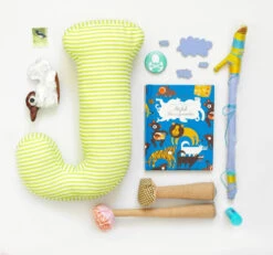 J : Lettre Géante En Coton