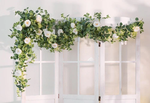 Guirlande D'Eucalyptus & Fleurs Blanches 4 Guirlande D'Eucalyptus & Fleurs Blanches – Image 2