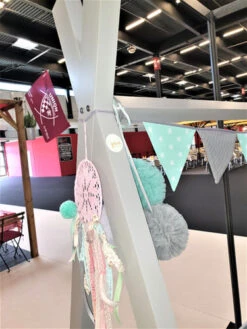 Lit Tipi De La Tribu CheYenne Avec Sommier -GribouilleTa Chambre Soldes Magasin file 592