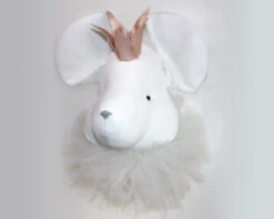 Trophée Mural Rimini La Souris Blanche Et Fourreau Blanc